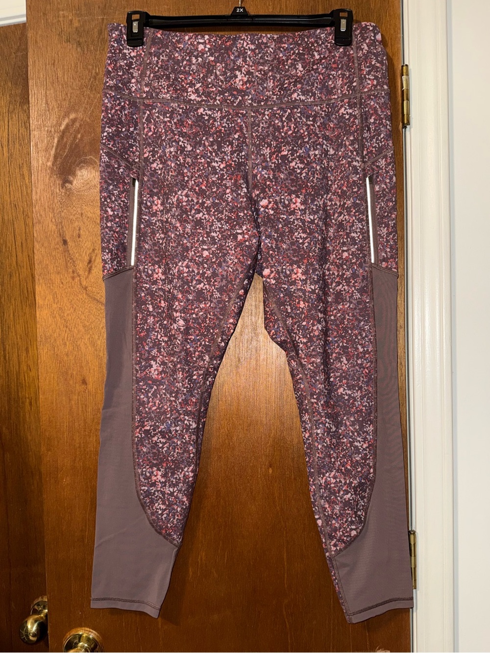 Athleta Purple Mauve Floral Print Woman Leggings with Side Panels
